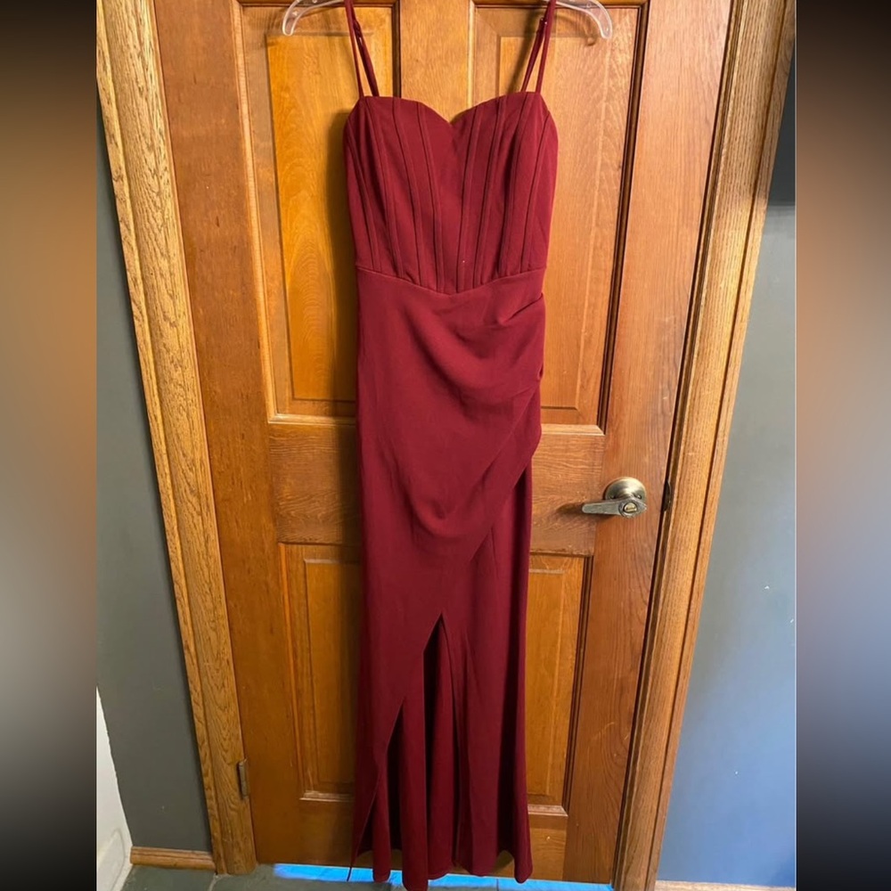 Elegant Burgundy Strapless Dress
